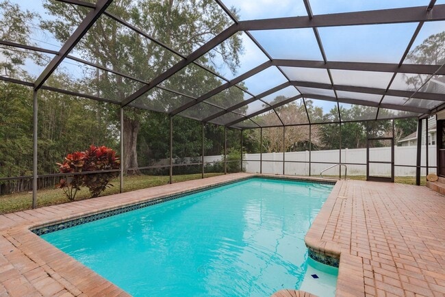 Building Photo - Pool Home Near Florida Beaches
