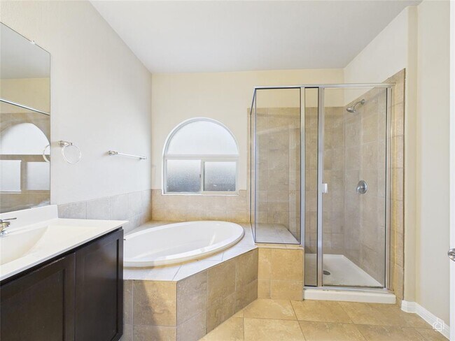 Building Photo - 16424 Pienza Dr