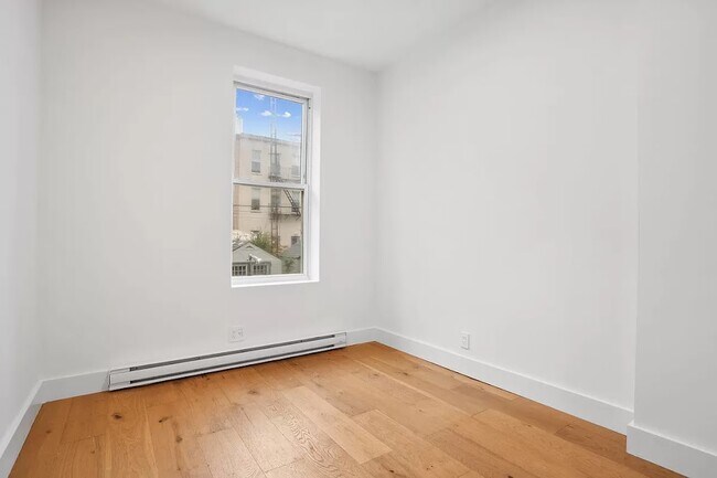 Building Photo - 575 Morgan Ave