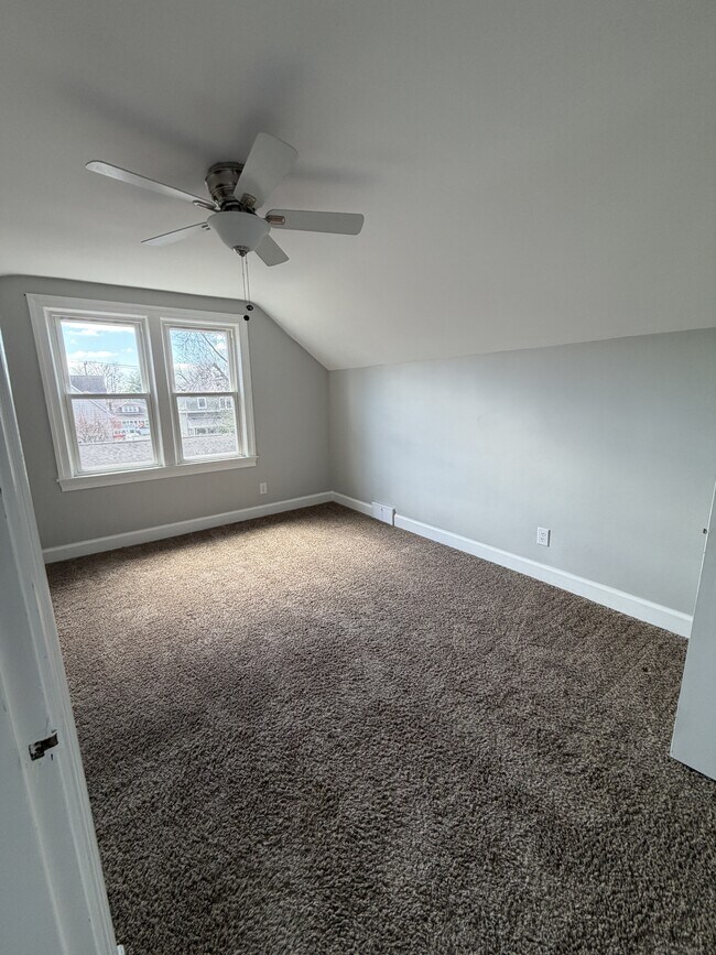 Building Photo - 4639 Southcrest Dr