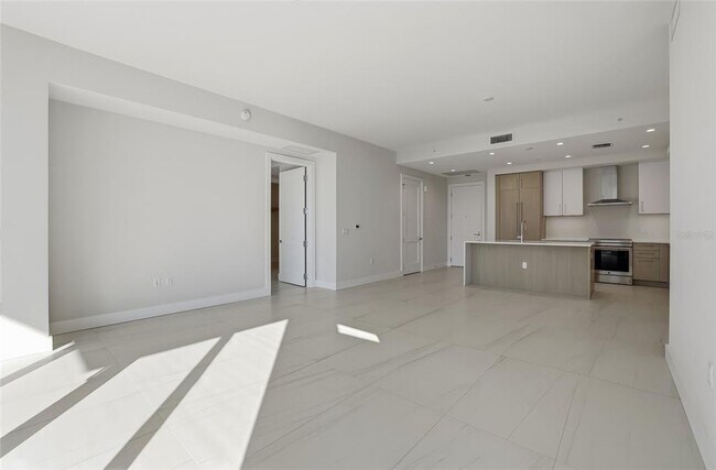 Building Photo - 275 1st Ave S