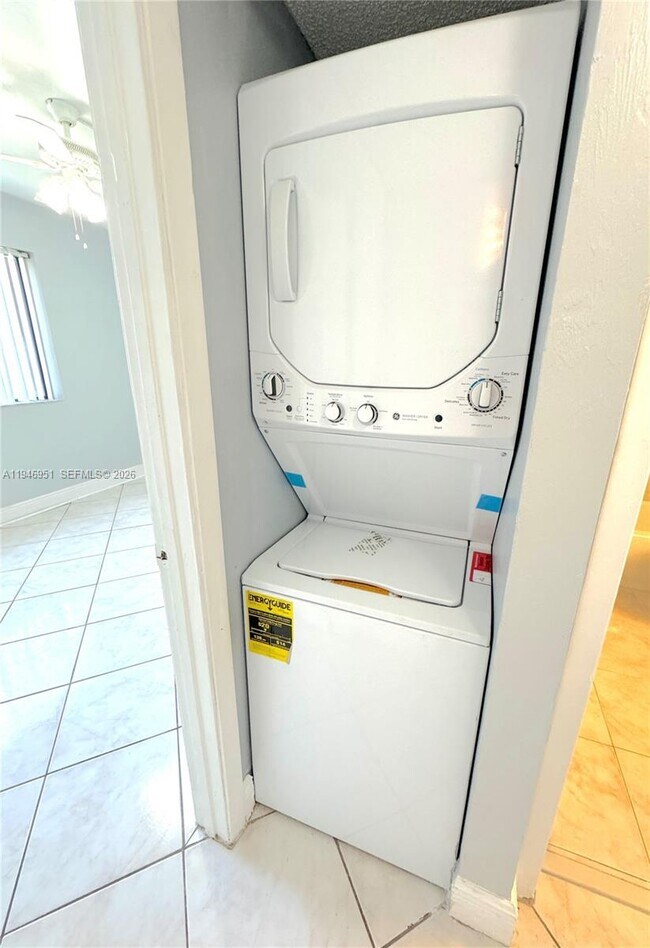 Building Photo - 152 NW 60th Ave