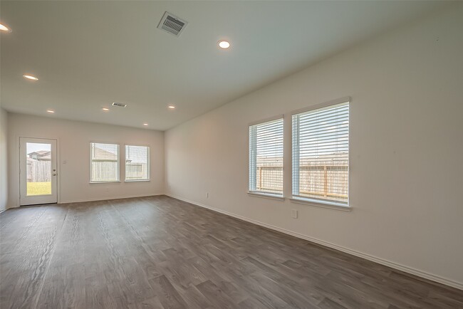 Building Photo - 5343 Pinecliff Grove Ct