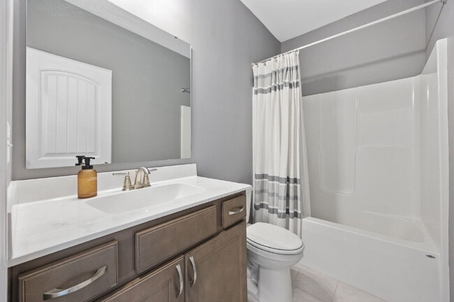 Building Photo - Modern 3 Bedroom 2 Bathroom Myrtle Beach Home