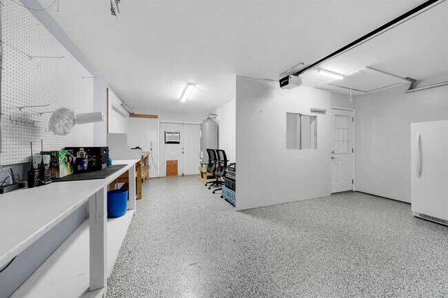 Building Photo - 303 Shawnee