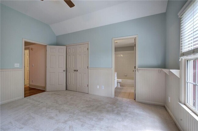 Building Photo - 2320 Starr Lake Dr NW