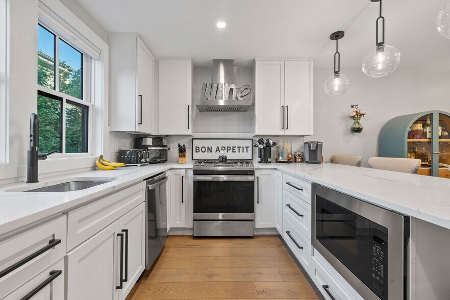 Building Photo - 74 Tremont St