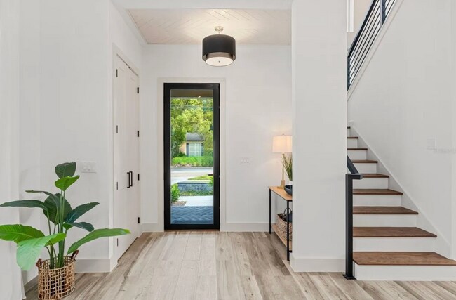 Building Photo - 726 Ellwood Ave