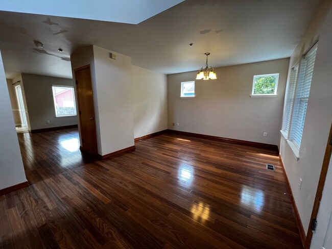 Building Photo - DuPont 3 bedroom Home in Palisade Village