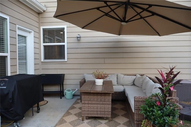 Building Photo - 701 Woodbridge Dr