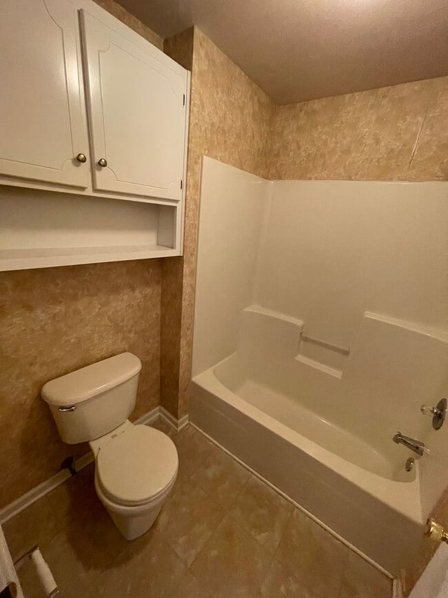 Building Photo - 112 Foxchase Ln