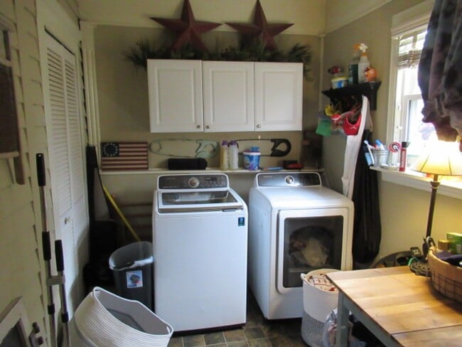 Building Photo - 416 W Montgomery St