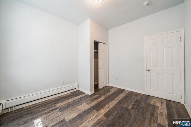 Building Photo - 309 14th St