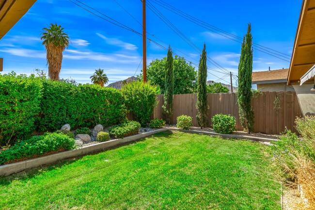 Building Photo - 51550 Avenida Mendoza