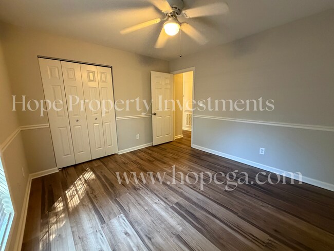Building Photo - 172 St James Pl