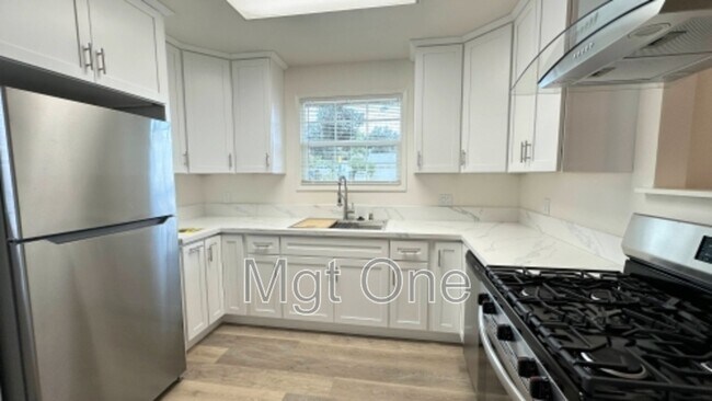 Building Photo - 6677 Mt Whitney Ave