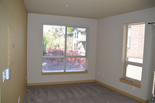 Building Photo - JULY MOVE-IN SPECIAL! $350 OFF! Amazing Ca...