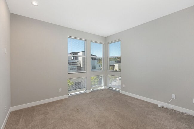 Building Photo - Stunning & Spacious - 3BD/2.5BA Townhome - Resort Style Living! Smart Home! Roof Deck w/ Expansiv...