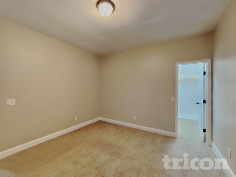 Building Photo - 156 Sharpstone Ln