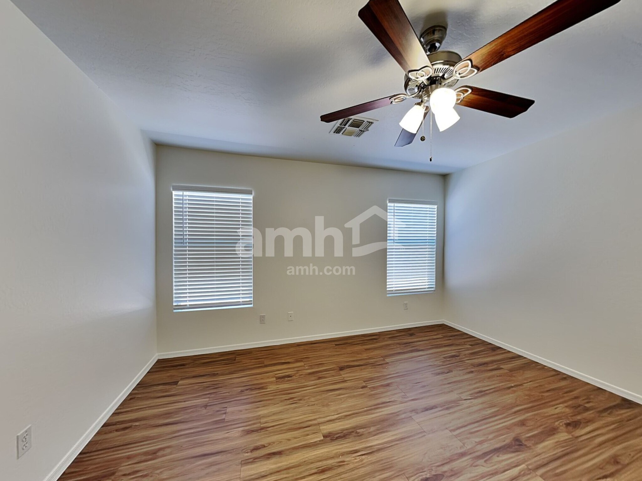 Building Photo - 11818 W Altadena Ave