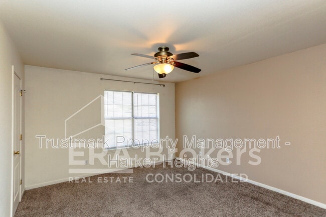 Building Photo - 707 S Amy Ln