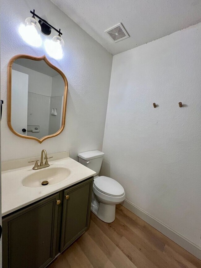 Building Photo - QUAIL