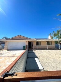Building Photo - Spacious 3 Bedroom 2 Bathroom Home with Solar