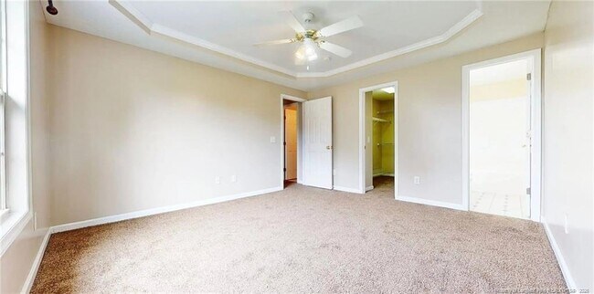 Building Photo - 10 Valley View Ct