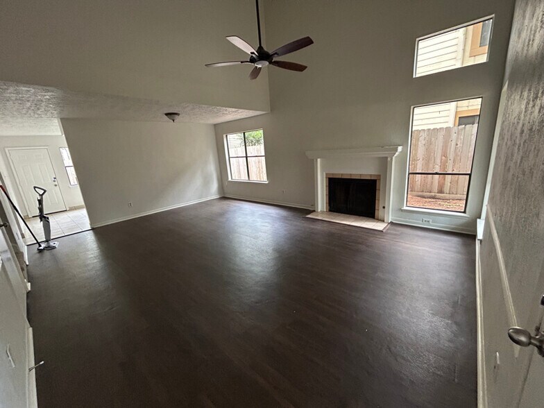 Building Photo - 194 Timber Mill St