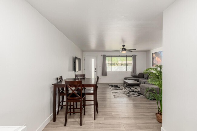 Building Photo - 6616 E Avalon Dr