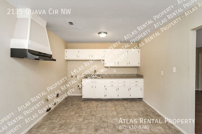 Building Photo - 2135 Guava Cir NW