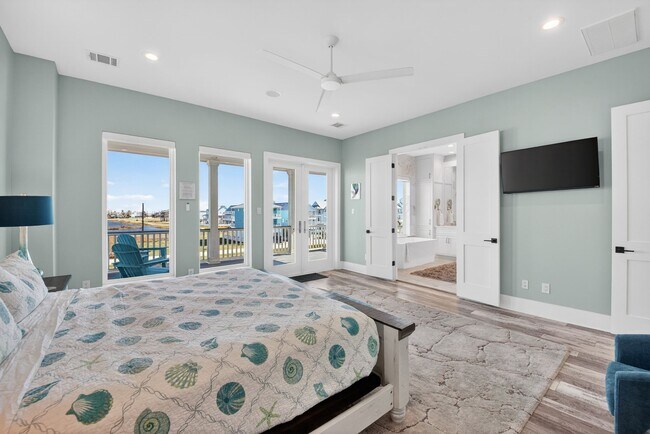 Building Photo - 3815 Seabreeze Ln