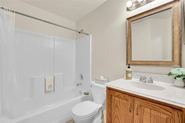 Building Photo - 1332 SW Granville Ave