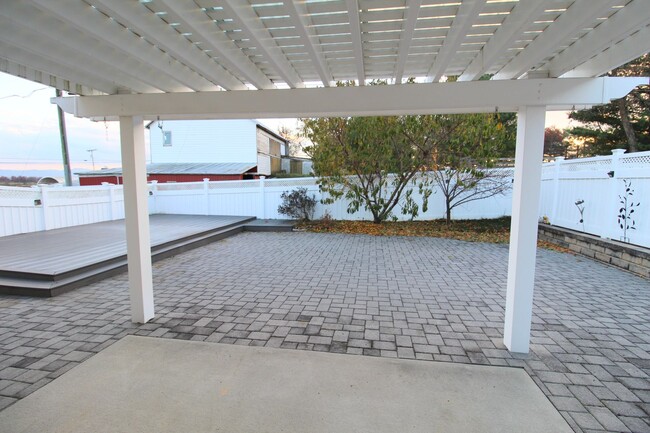 Building Photo - 500 Callaway Circle