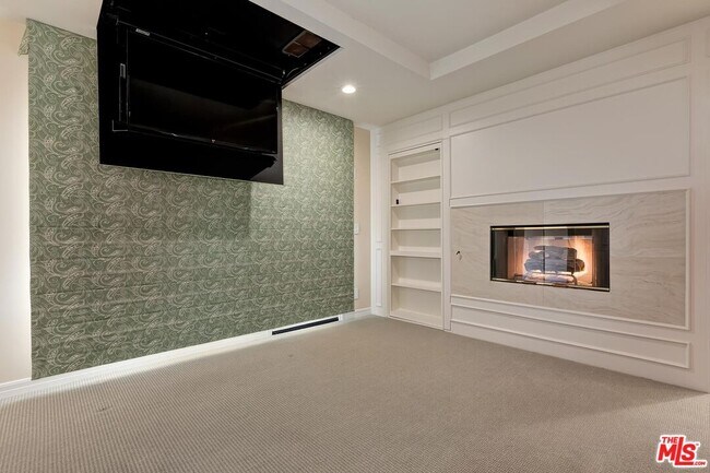 Building Photo - 4211 W Toluca Lake Ln