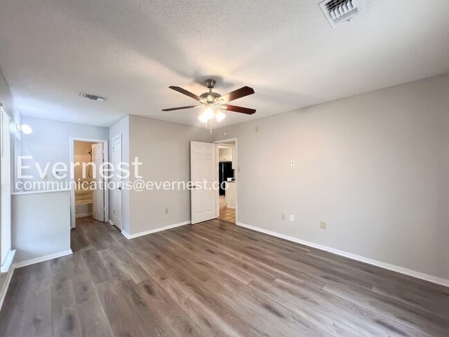 Building Photo - 4286 Brighton Dr