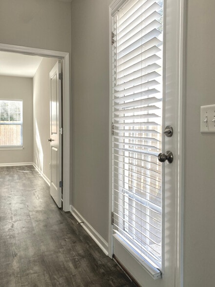 Building Photo - 842 Kiawah Ln