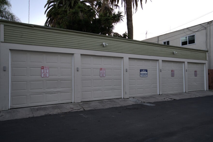 Building Photo - 1123 E Ocean Blvd