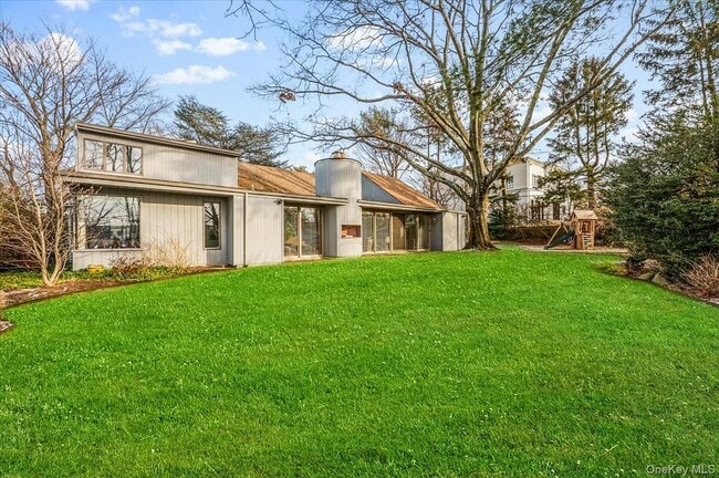 Building Photo - 20 Whitman Rd