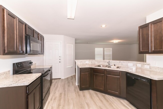 Building Photo - 24211 Paresi Ct