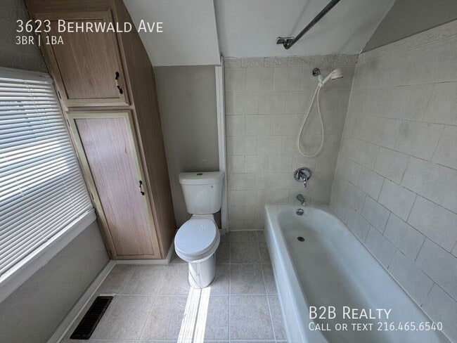 Building Photo - 3623 Behrwald Ave