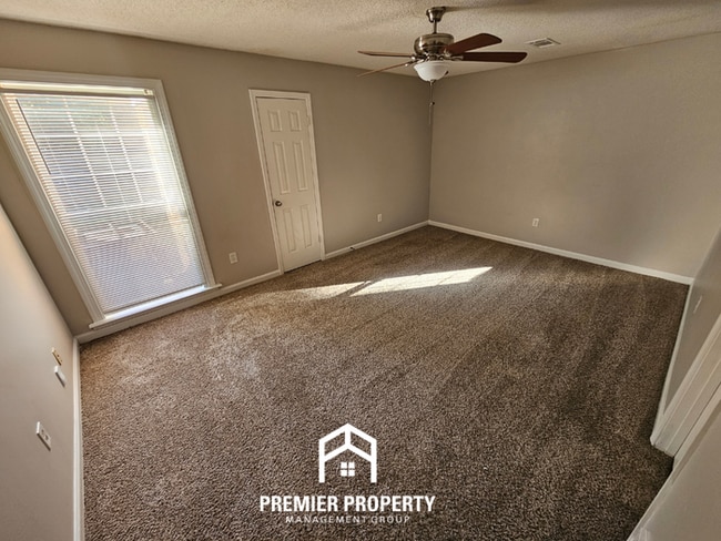 Building Photo - 3006 New London