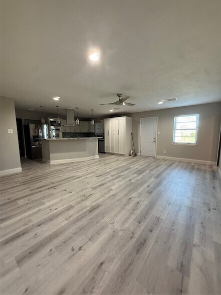 Building Photo - 4406 Mallard Dr