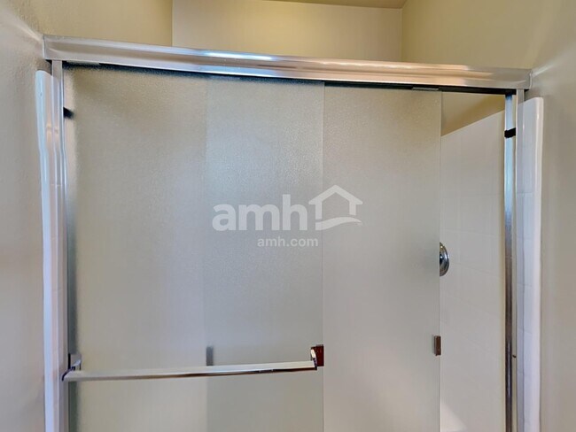 Building Photo - 125 Wild Rose St