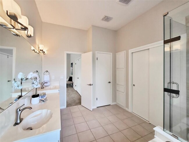Building Photo - 11105 Crossland Dr