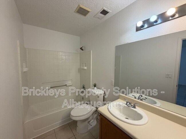 Building Photo - 1405 Secret Valley Dr SW