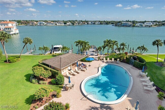 Building Photo - 3500 Gulf Shore Blvd N