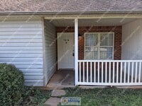 Building Photo - NEWLY UPDATED!! Ready and waiting for you!