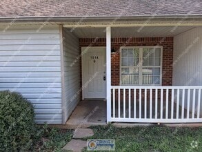 Building Photo - NEWLY UPDATED!! Ready and waiting for you!