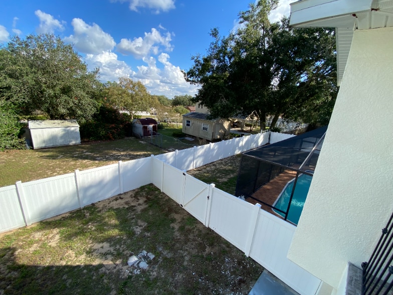 Building Photo - 1107 Seffner Valrico Rd